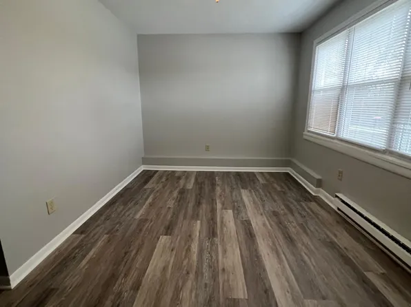 5208 W Ridge Rd APT 8, Erie, PA 16506