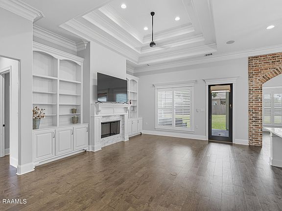 3rd image of 307 Sylvester Dr
