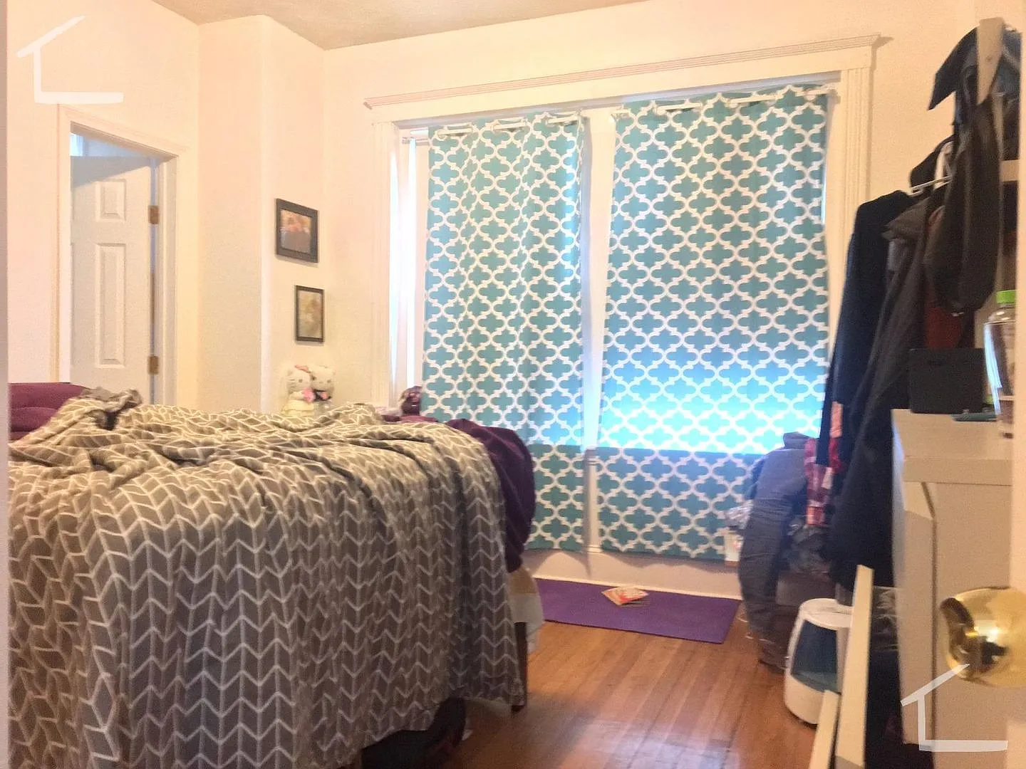 Spacious 4 Bed 2 Bath — Photo 2