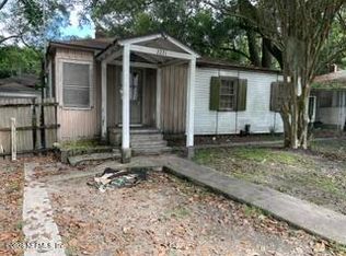 2221 Home Park Cir E, Jacksonville, FL 32207