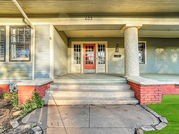 2nd image of 603 N College St