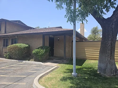 1622 W Village Way Photo 1