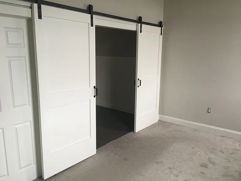 238 N George St #306 — Photo 9