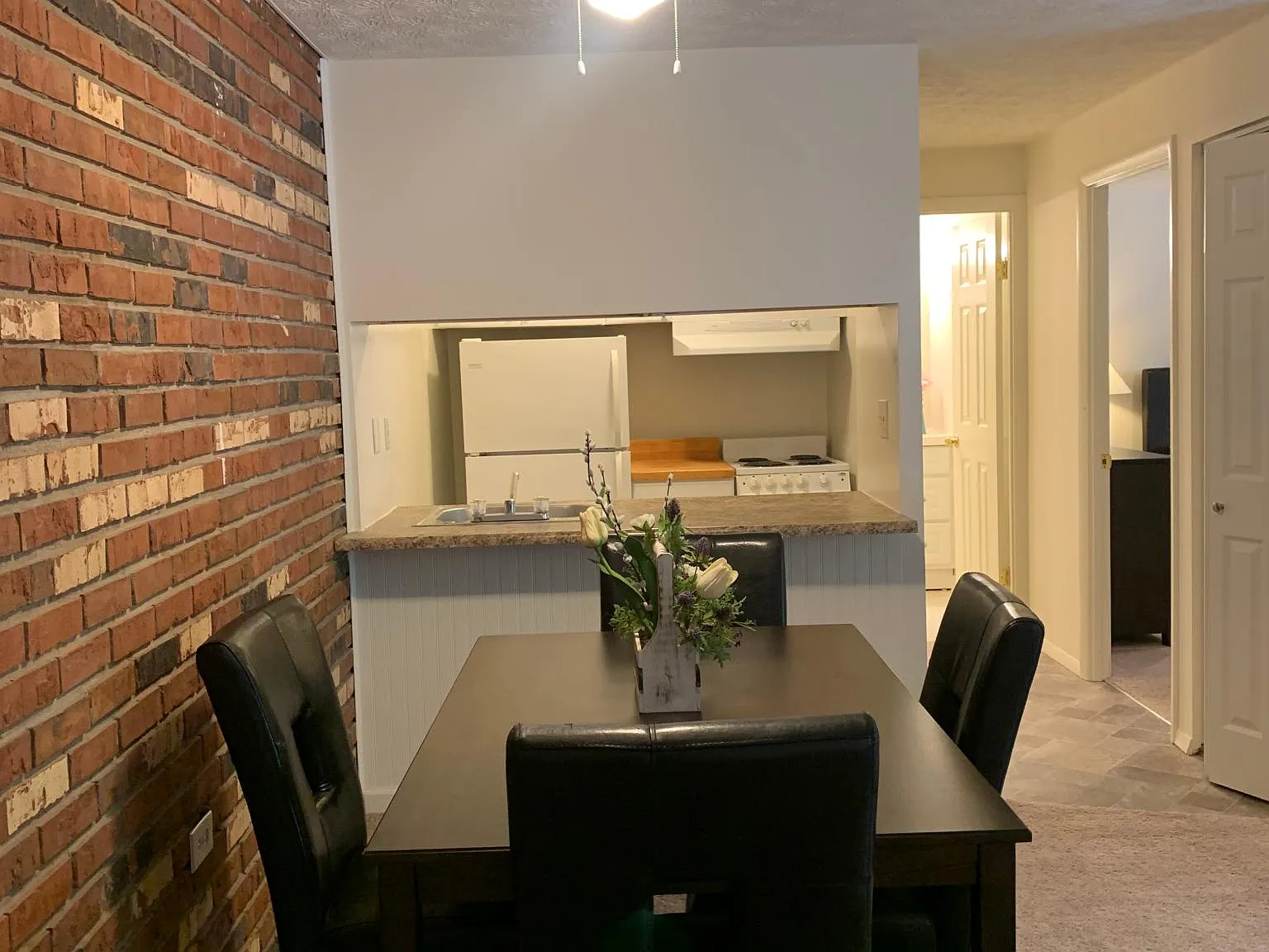 Bellevue House Apartments — Photo 4