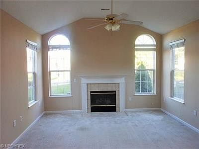 2nd image of 717 Crossings Cir