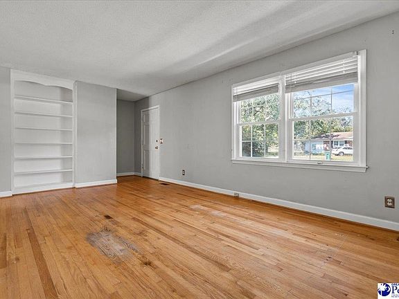 3rd image of 2217 W Cambridge Dr