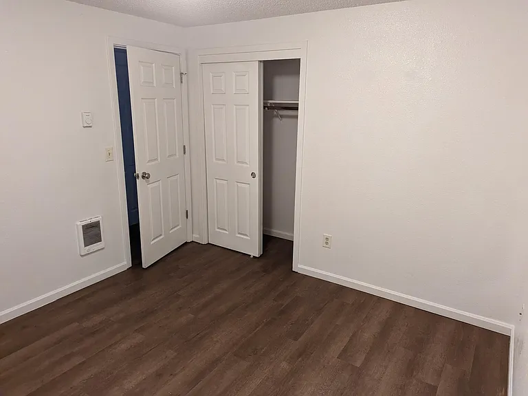 2737 H St #2735 — Photo 4