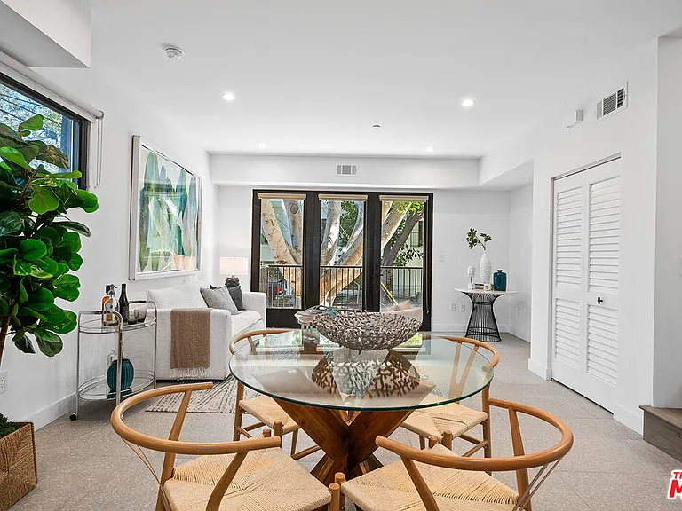 1016 N Martel Ave #Townhouse 108 — Photo 5