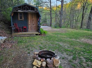 169 Sandalwood Dr, Whittier, NC 28789