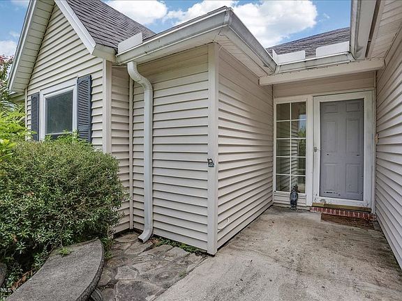 2nd image of 7527 Cinnamon Lakes Dr