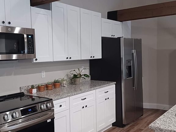 3rd image of 28000 Meadow Dr #22