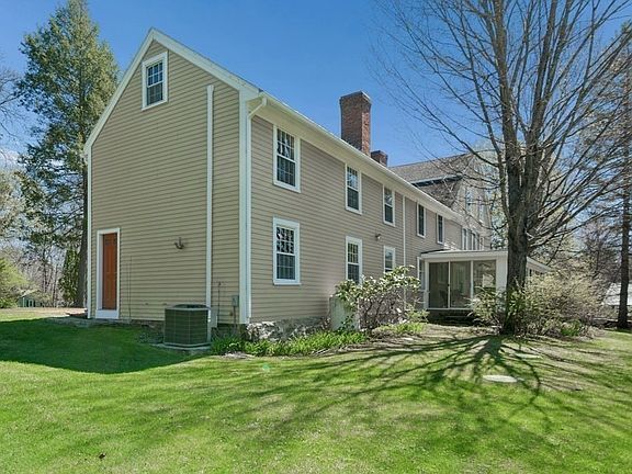 4th image of 302 Church St