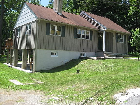 2nd image of 105 Cedar Ln