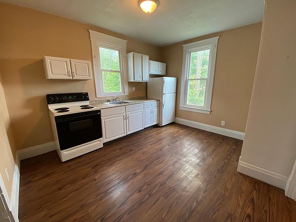 5th image of 749A Sidney St #A