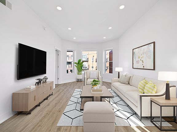 2nd image of 2741 W Belmont Ave APT 1