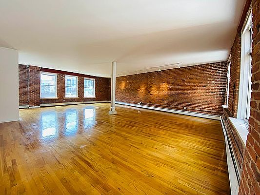 2nd image of 425 Keap St APT 2D