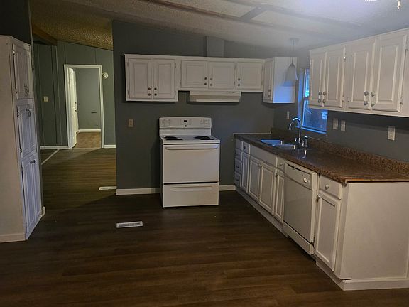 5th image of 890 Stewart St #24