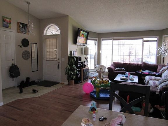 4th image of 20 Deerbourne Dr #14