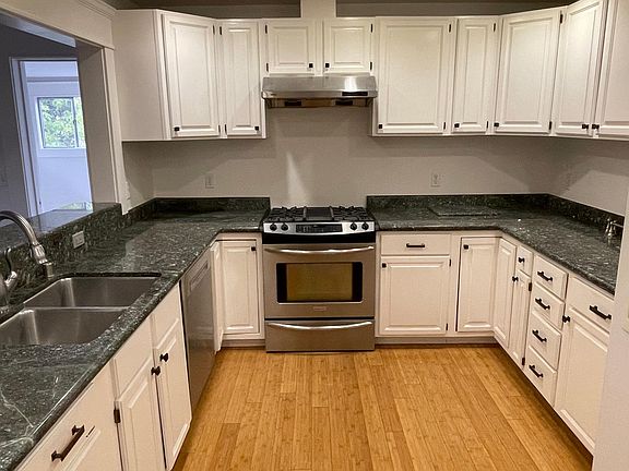 5th image of 63 Magnolia Ave #A