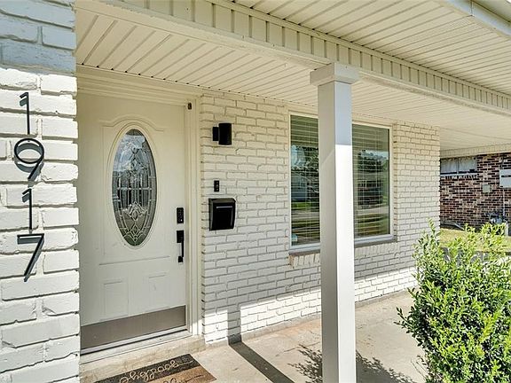 3rd image of 1917 Carnation Ave