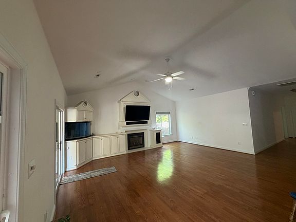 4th image of 1308 Coronado Dr