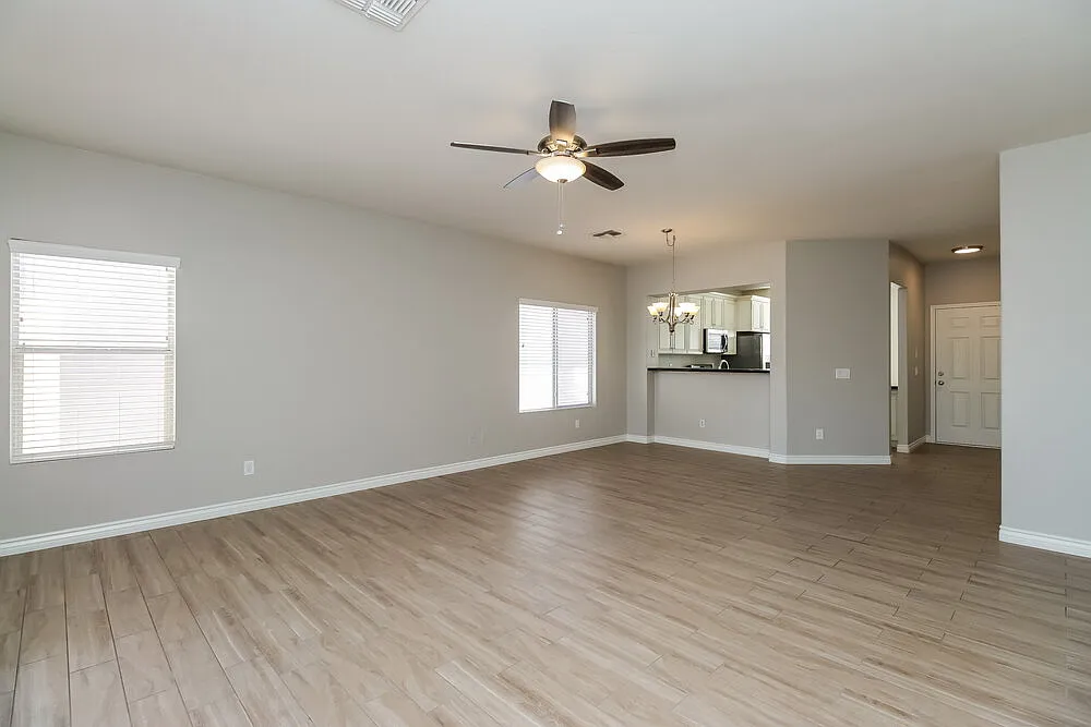 3 bed, 2.0 bath, 1544 sqft, $2,420 — Photo 4