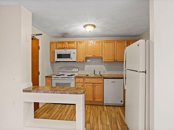 4th image of 17 Davis Rd APT C9