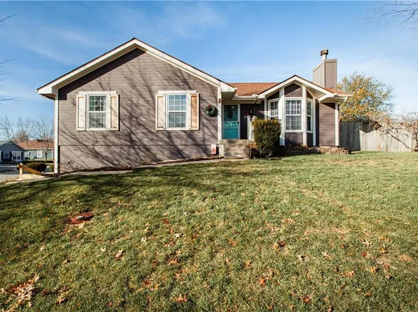 816 SW Ridgeview Dr, Grain Valley, MO 64029