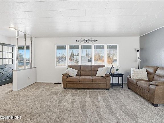 3rd image of 304 Lupine St