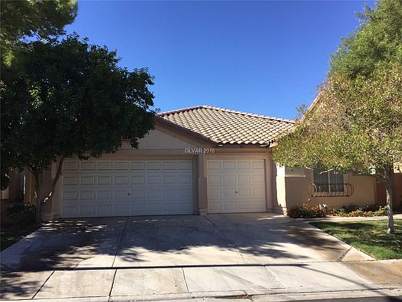 2nd image of 301 Queen Creek Cir