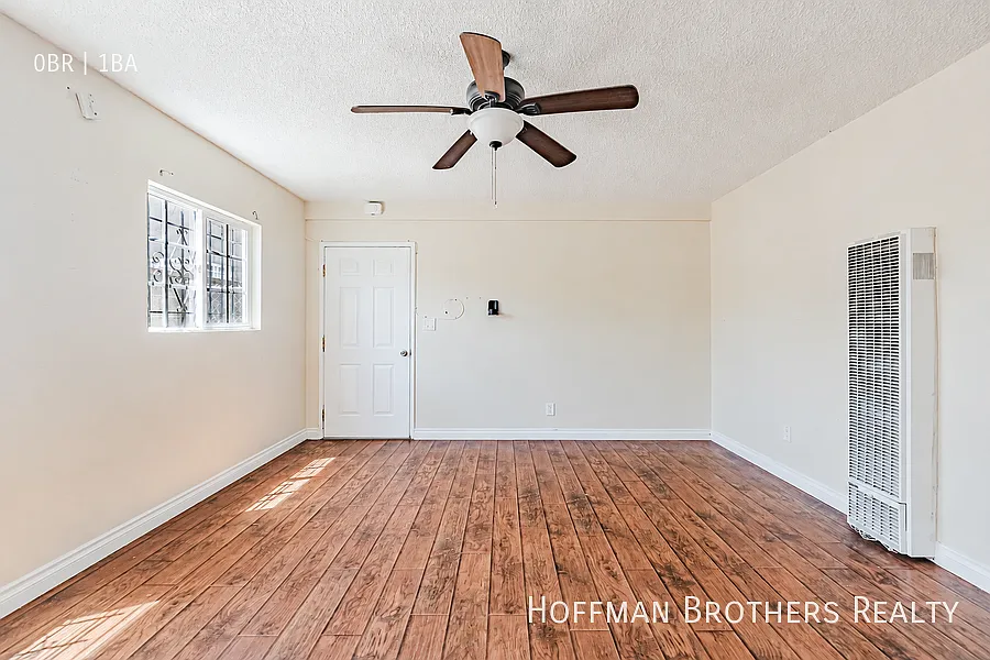 1222 3/4 W 109th Pl Los Angeles, CA 90044 — Photo 3