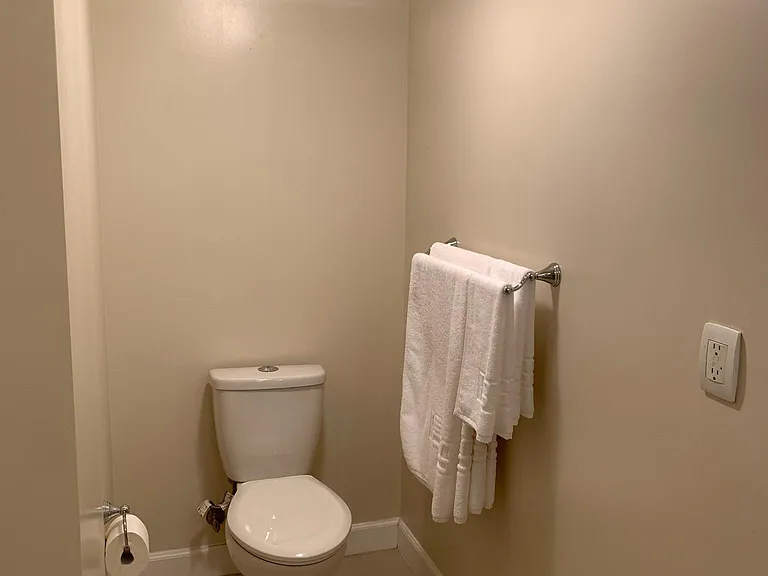 Suite #26 - Premium Split-Level Loft - 1167 sq ft.
