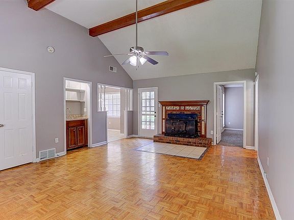 3rd image of 6878 Glenwick Dr