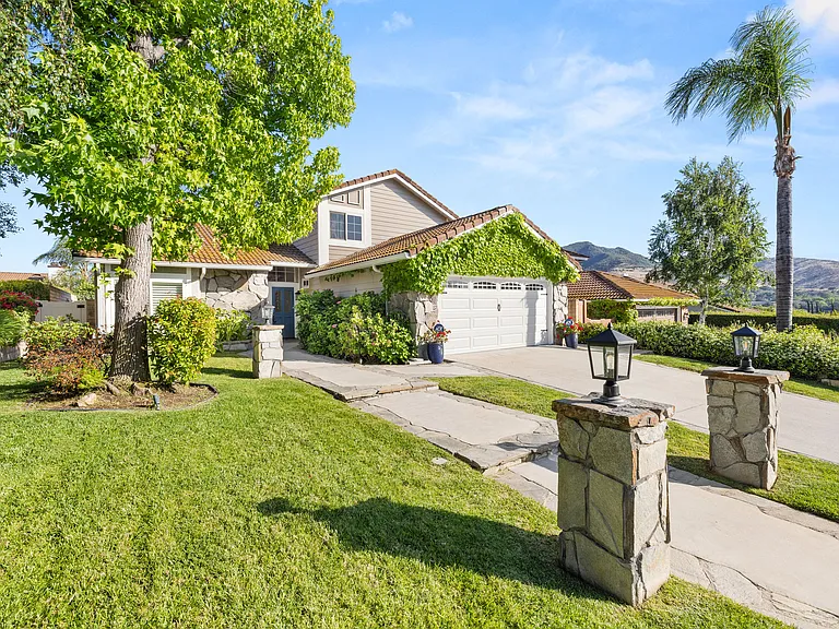 5442 Alfonso Dr — Photo 1