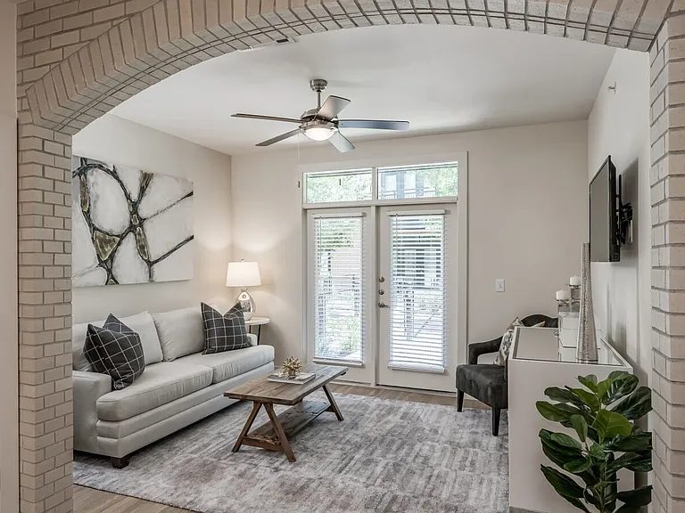 5880 Inwood Dr — Photo 22