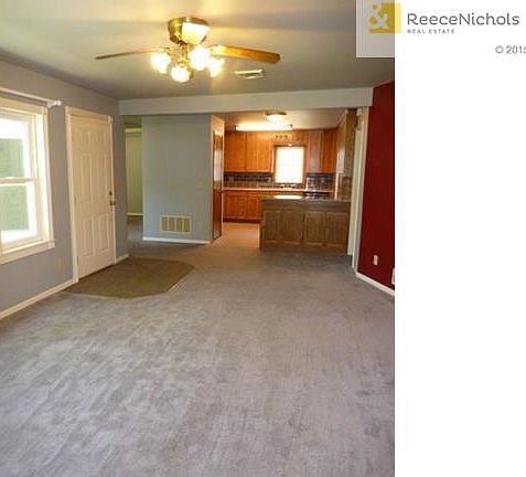 5th image of 600 E 5th St