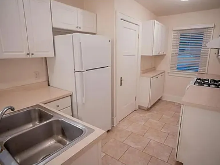 3600 Ridge Ave — Photo 6