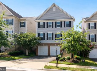 3586 Eagle Ridge Dr, Woodbridge, VA 22191