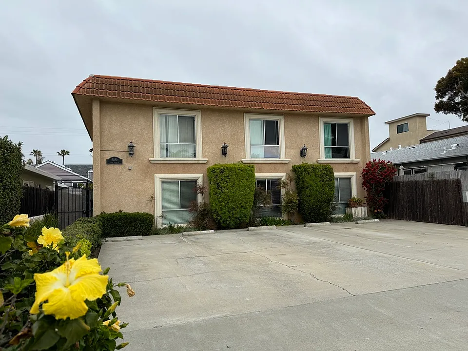 Well maintained complex located a half block to the beach.