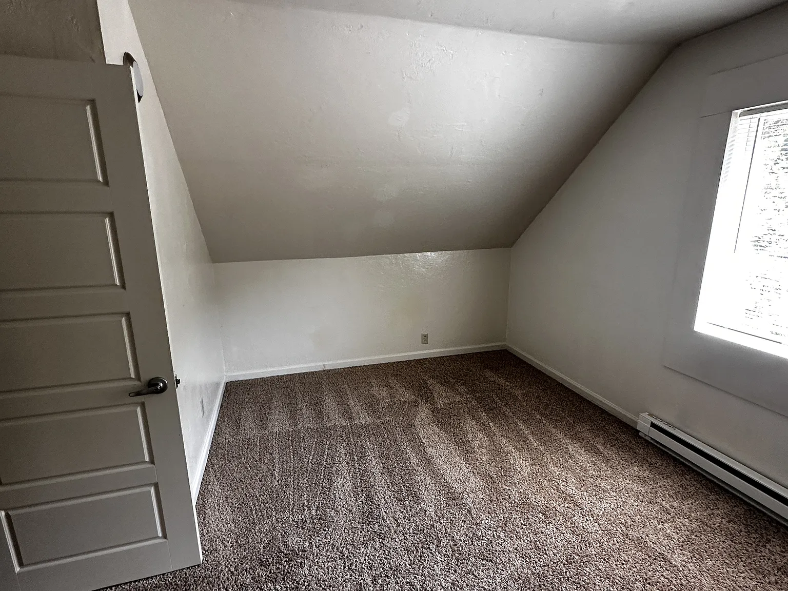2 bed, 1.0 bath, 800 sqft, $1,200 — Photo 3