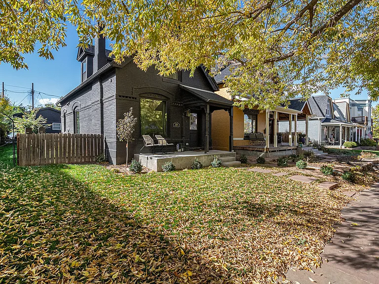 2335 N Lafayette St — Photo 40