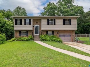202 Gardenview Ln, Gardendale, AL 35071