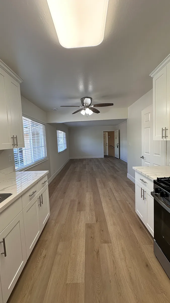 Building Photo - 2655 Miller Ave #5