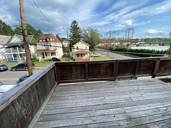 3rd image of 1303 N Washington Ave