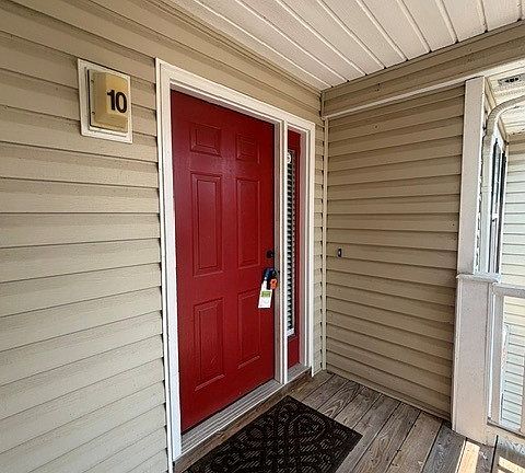 2nd image of 362 Bubble Creek Ct Unit 10