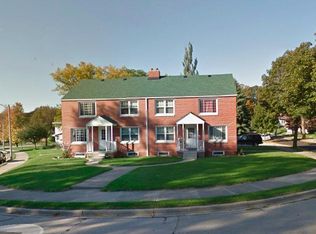2824 E Rhode Island Ave, Milwaukee, WI 53207