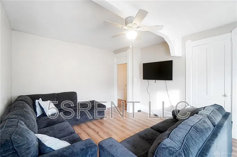 85 W 2nd St #2