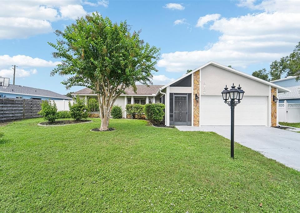 1st image of 8124 GLENBROOKE PLACE