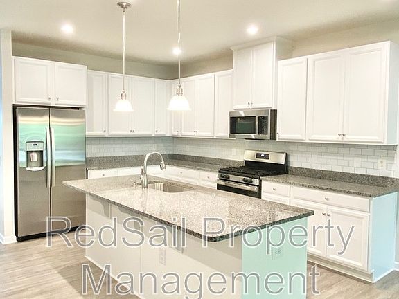 4th image of 323 Capeside Ct