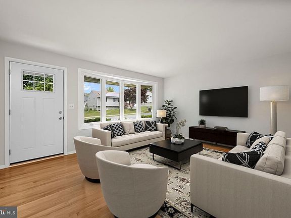 2nd image of 8517 Fowler Ave